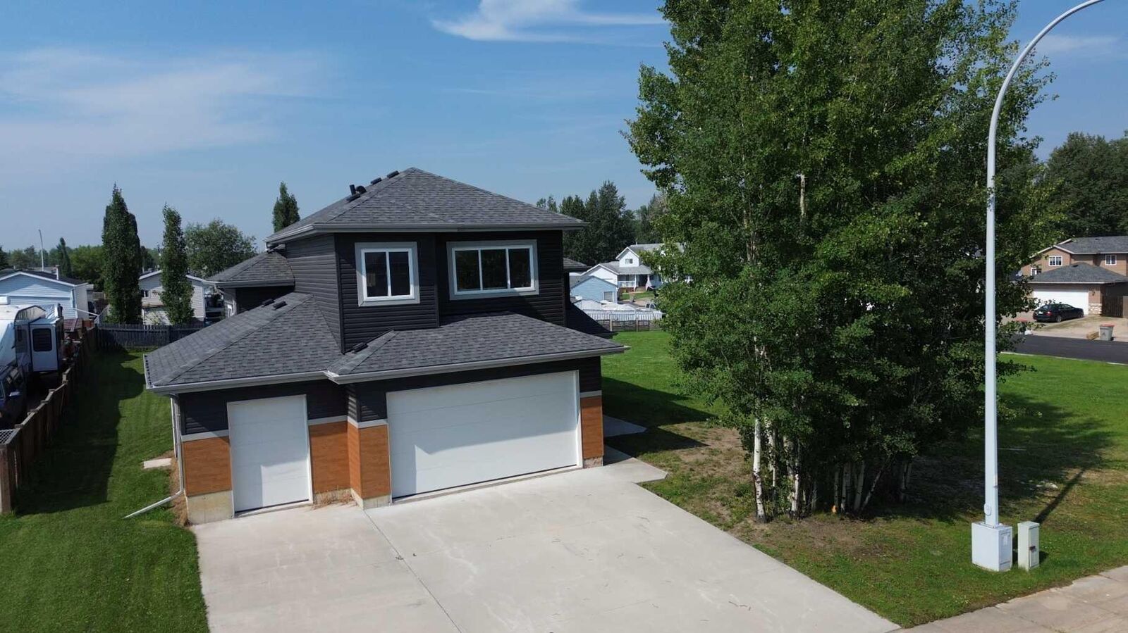 Property Photo: 905 7 Avenue AB T0H 3Z0