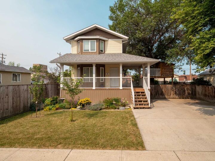 132 14 Street N — photo 1