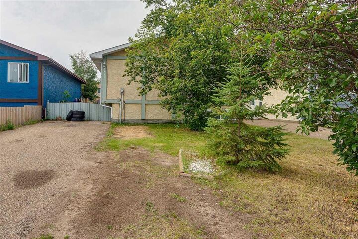 Property Photo:  3811 52 Avenue  AB T4J 1C8 