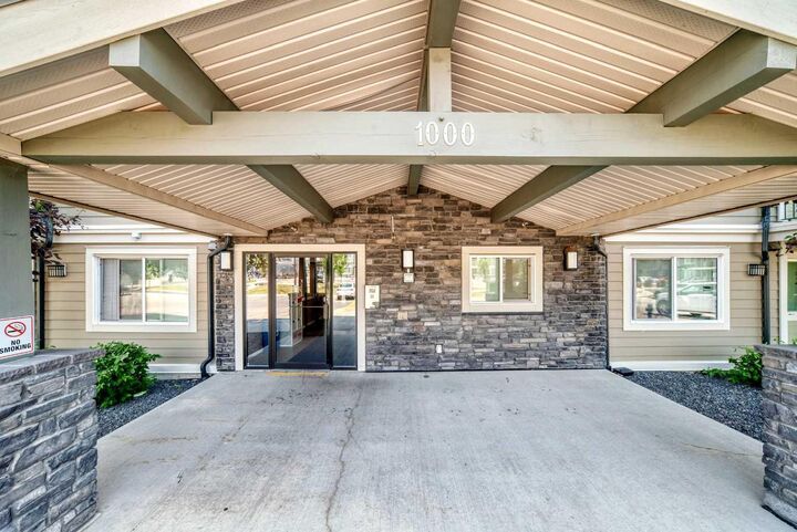 Property Photo: 181 Skyview Ranch Manor NE 1406 AB T3N 0V2