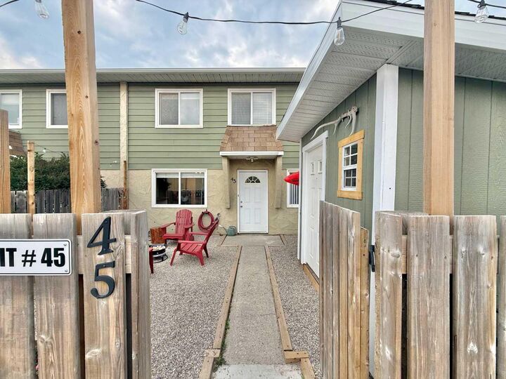 Property Photo: 101 Mill Street 45 AB T7V 1T3