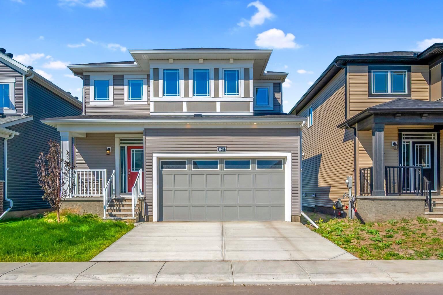 Property Photo:  641 Southwinds Close SW  AB T4B 5L5 