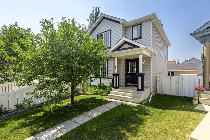 Property Photo:  49 Evermeadow Manor SW  AB T2Y 4W8 