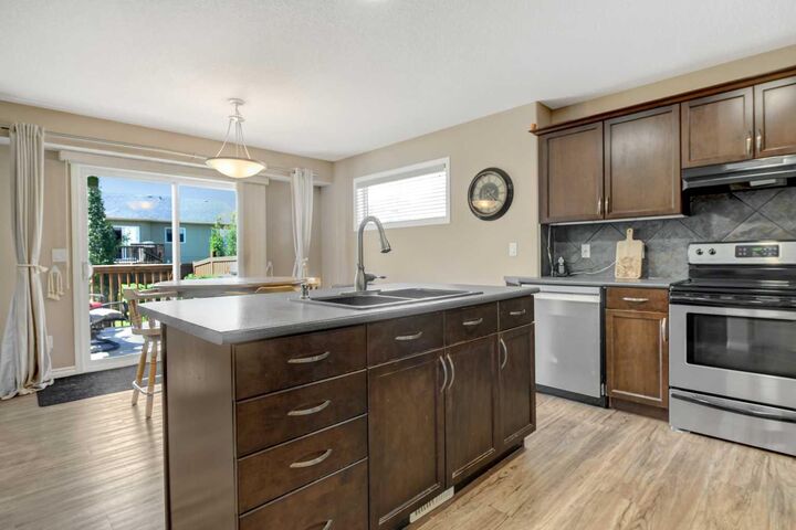 Property Photo:  8710 88B Street  AB T8X 0G7 