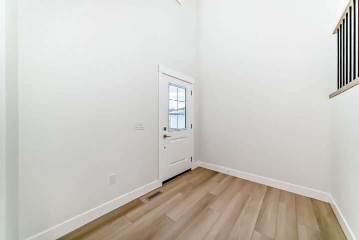Property Photo:  707 Mandalay Avenue  AB T0M 0N0 