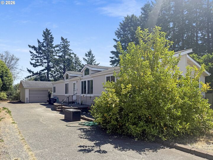 Property Photo: 16094 Kings Way OR 97415