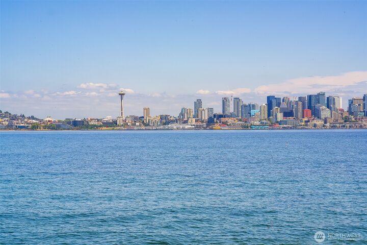 Property Photo:  1706  Alki Avenue B  WA 98116 