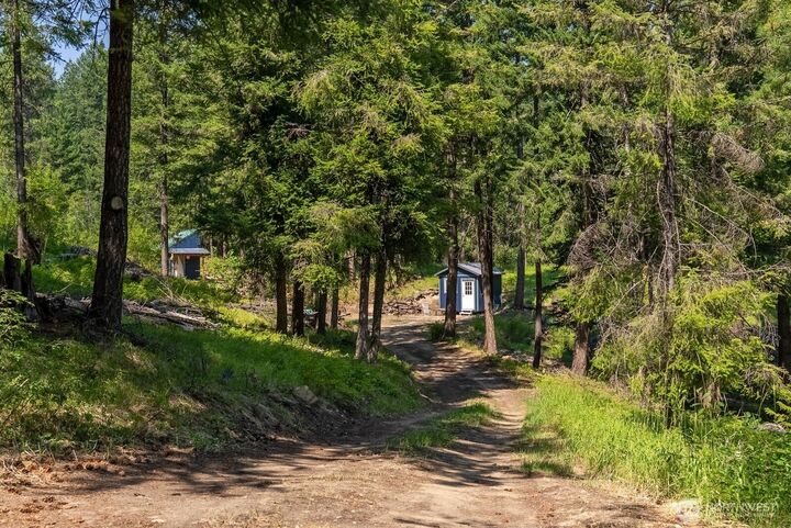 Property Photo:  84  Three Seasons Road  WA 98862 
