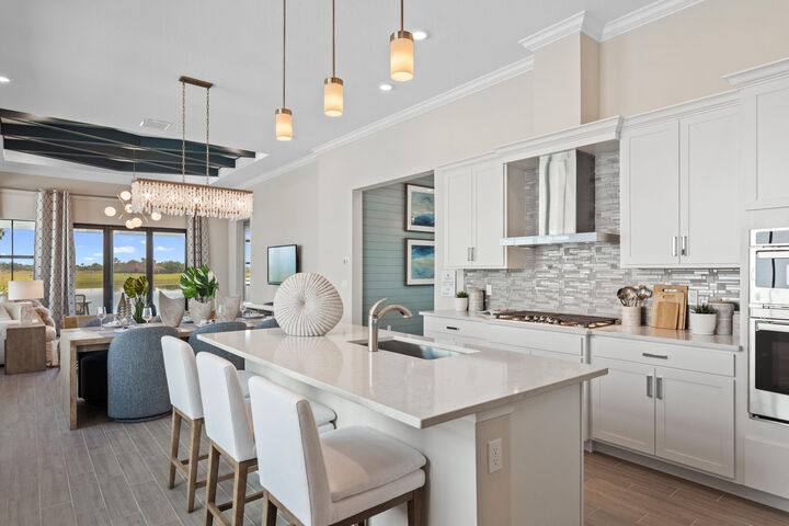 Property Photo:  713 SE Fascino Circle  FL 34984 