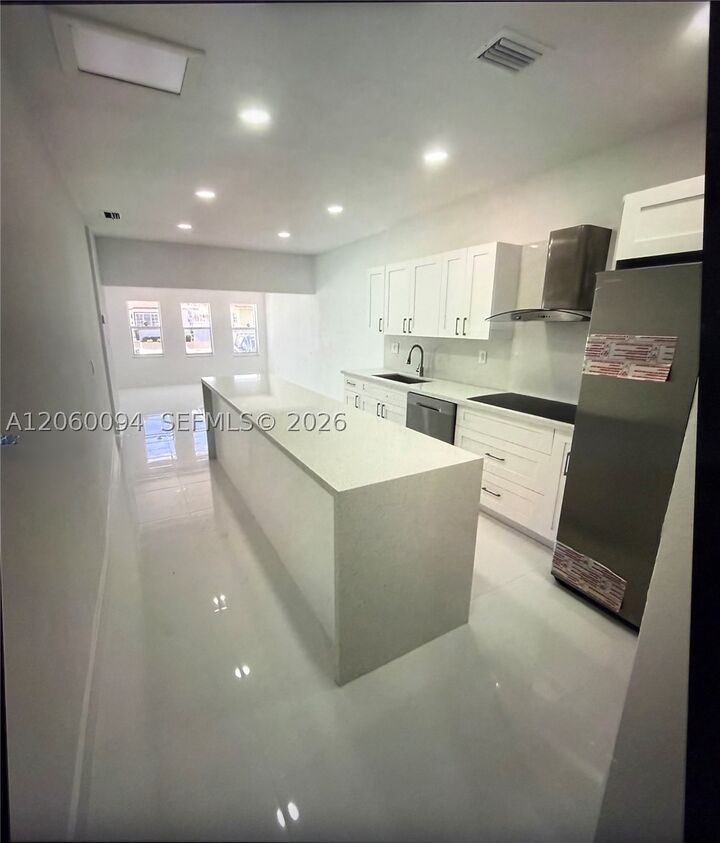 Property Photo:  1870 NW 5th St 1  FL 33125 