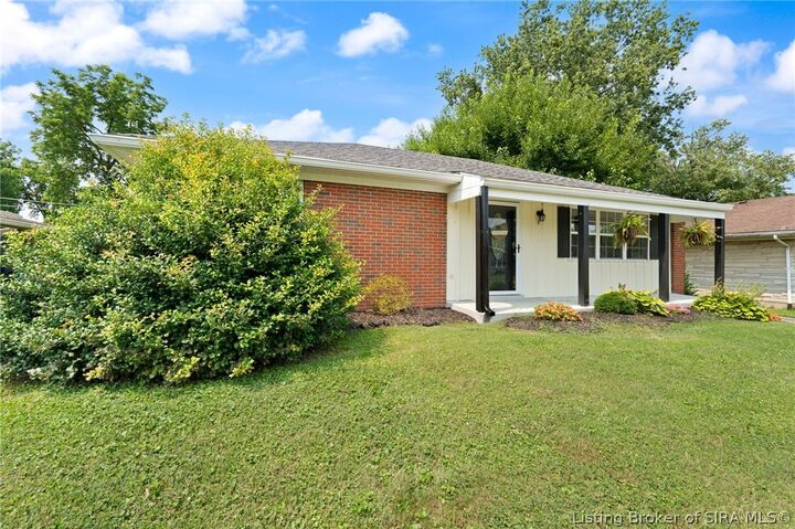 Property Photo: 1517 Altawood Drive IN 47129