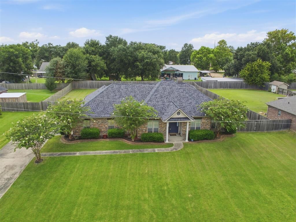 Property Photo: 5726 W Kayleigh Lane W LA 70605