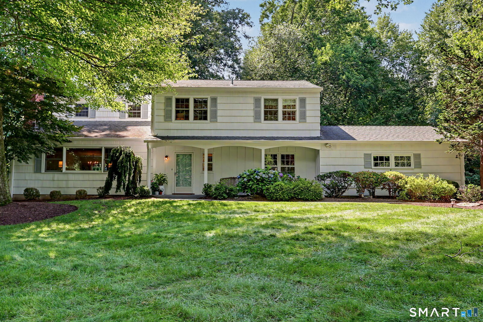 Property Photo:  19 Vineyard Lane  CT 06880 