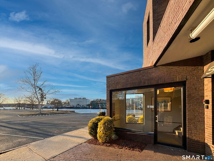 Property Photo: 14 Post Road CT 06880
