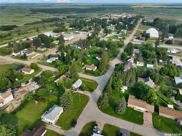 Property Photo:  701 3rd Avenue  SK S0A 3W0 