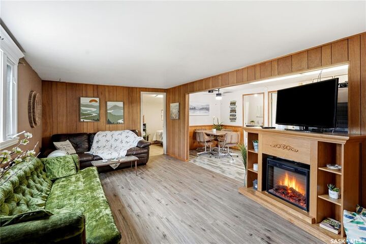 Property Photo:  9031 Hunts Cove Crescent  SK S0M 0L0 