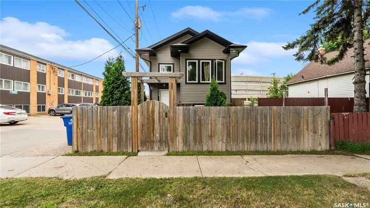 Property Photo:  110 S Avenue S  SK S7M 2Z6 