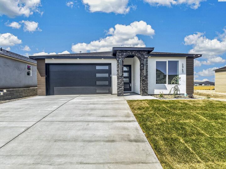 Property Photo:  2967 Meadowlark Ave  WA 99352 