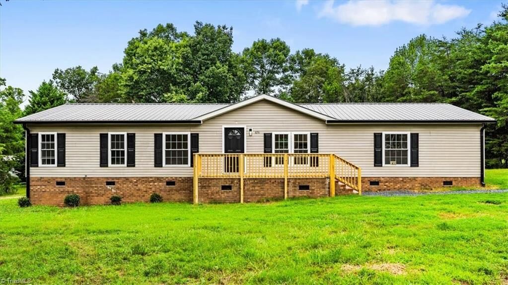 Property Photo: 1650 Lincoln Street NC 27288