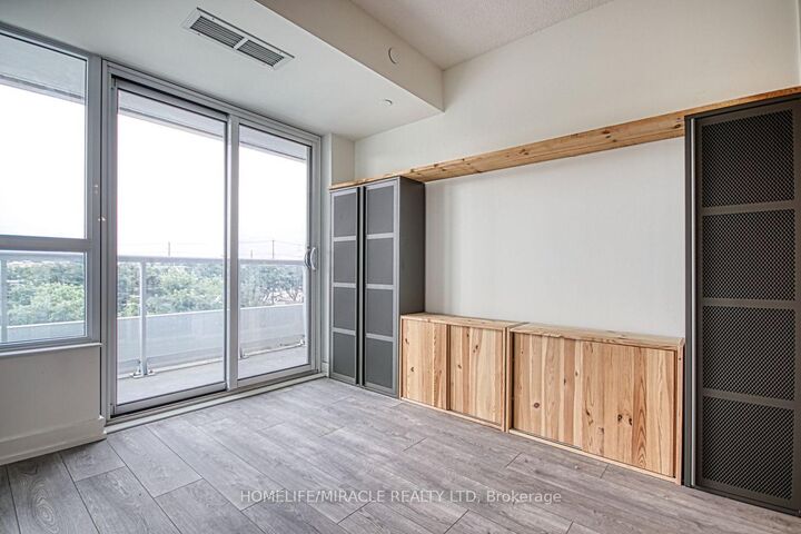 Property Photo: 10 Wilby Crescent 402 ON M9N 1E6