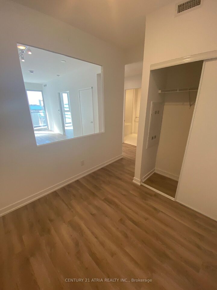 Property Photo:  20 Edward Street 1713  ON M5G 1C9 