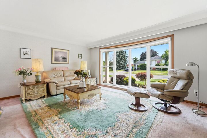 Property Photo:  491 Shannon Crescent  ON L7L 2R6 