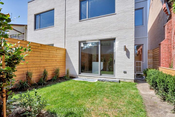 Property Photo:  301 Keele Street Unit #2  ON M6P 2K5 