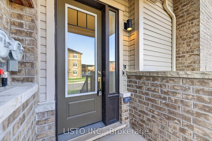 Property Photo:  106 Ziibi Way 106B  ON L1B 0W5 