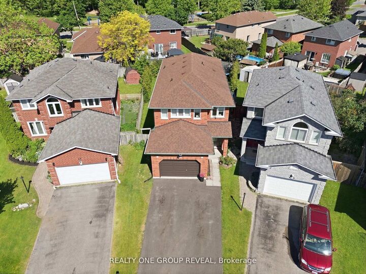 Property Photo:  46 Fieldcrest Avenue  ON L1E 2X5 