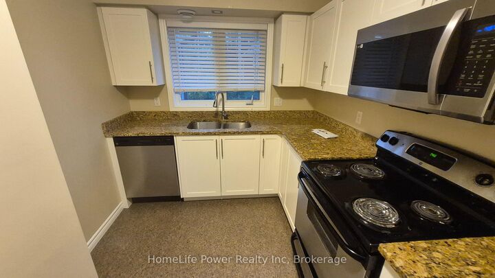 Property Photo:  225 Riddell Street 5  ON N4S 6N2 