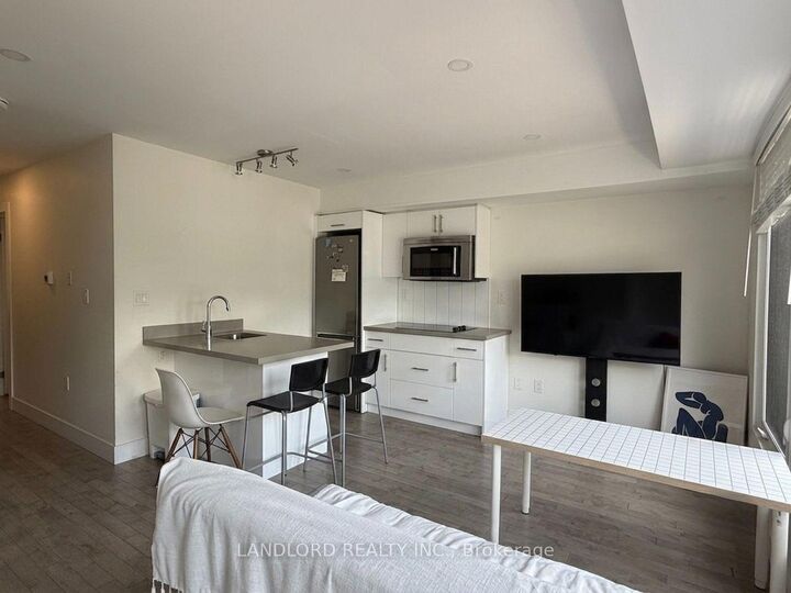 Property Photo:  1175 Dovercourt Road 4  ON M6H 2Y1 
