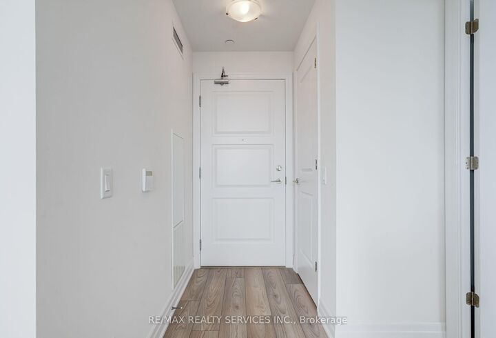 36 Elm Drive 2909 — photo 1