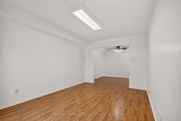 Property Photo: 49 Jackman Terrace ON K2L 4E1
