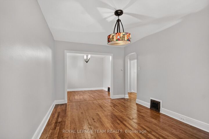 Property Photo: 157 Mulvihill Avenue ON K1Z 6Y3