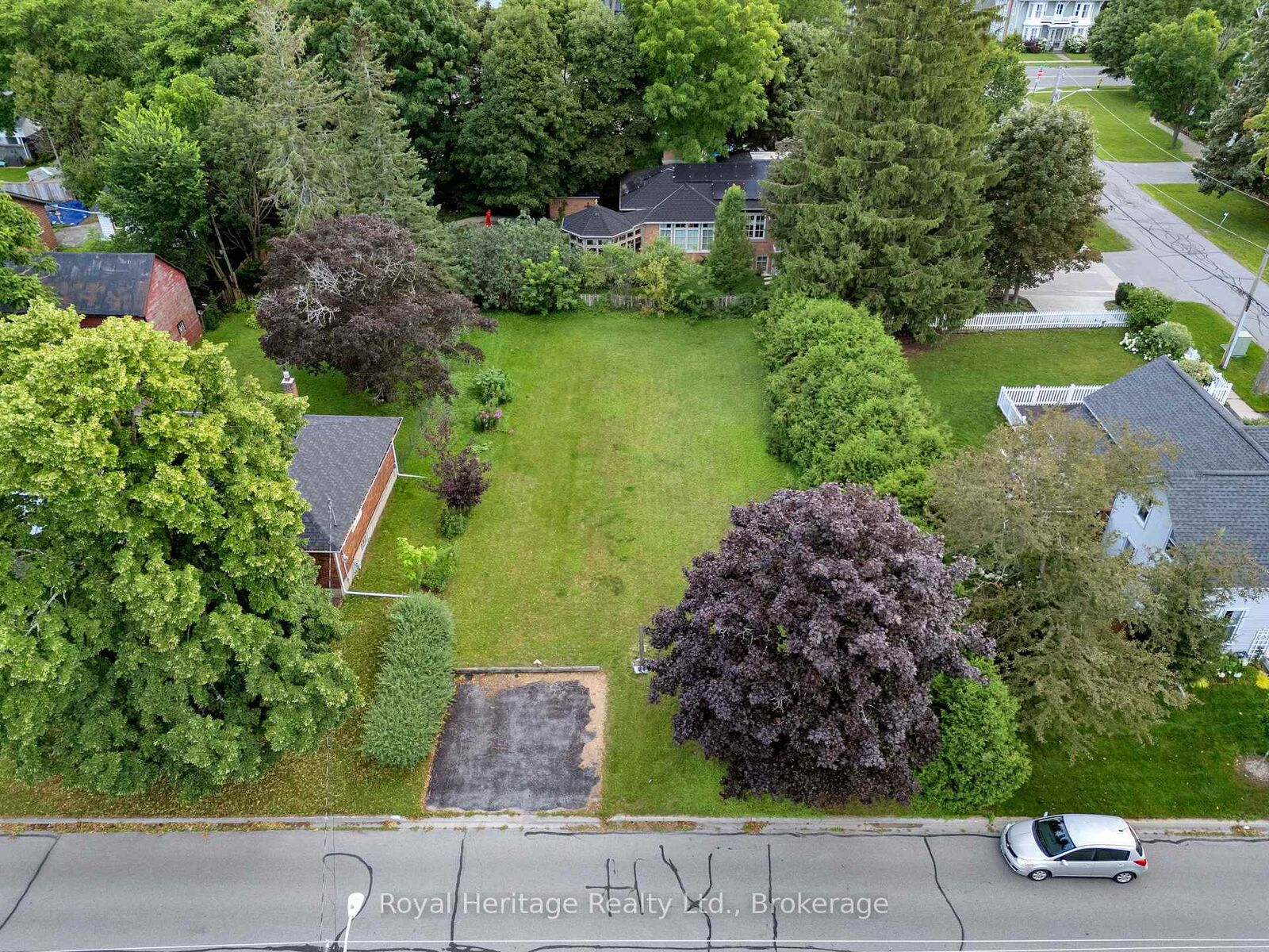 Property Photo:  172 Beaver Street S  ON L1B 1C4 