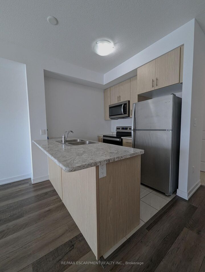 Property Photo:  450 Dundas Street E 434  ON L0R 2H4 