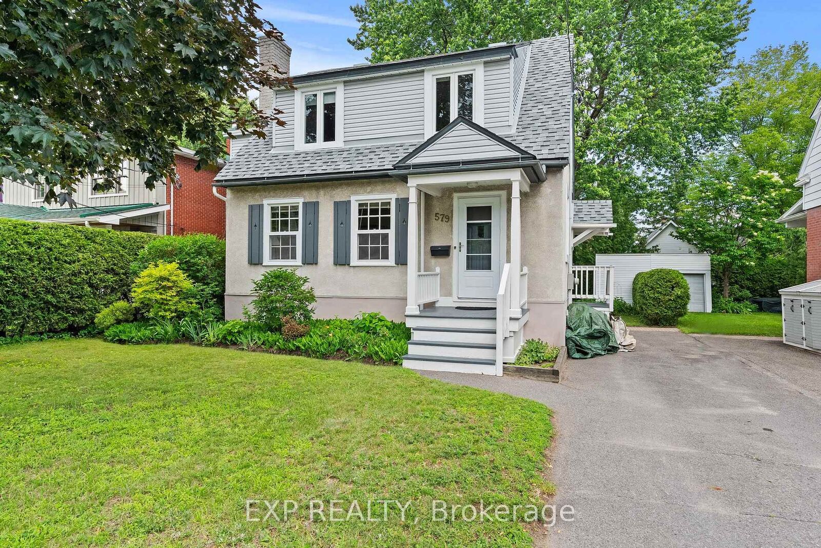 Property Photo: 579 Broadview Avenue ON K2A 2L6