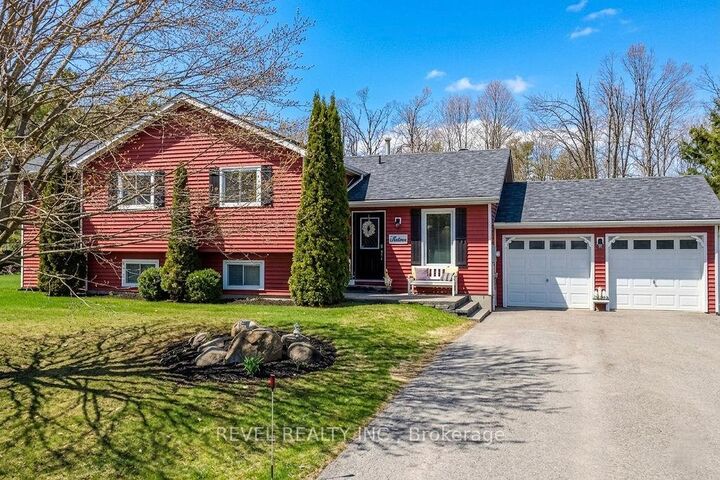 16 Sumac Crescent — photo 1