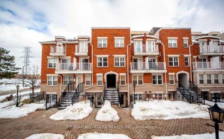 Property Photo:  37 Four Winds Drive 105  ON M3J 1K7 