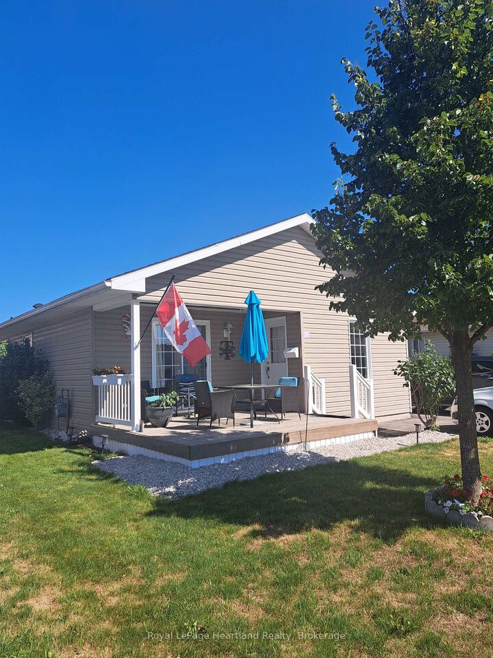 Property Photo: 5 Kellestine Drive ON N6G 0C5