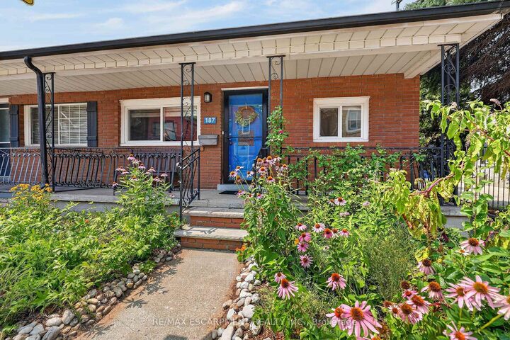 187 Ray Street N — photo 1