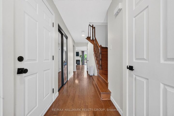 Property Photo:  45 Birchbank Crescent  ON K2M 2J8 