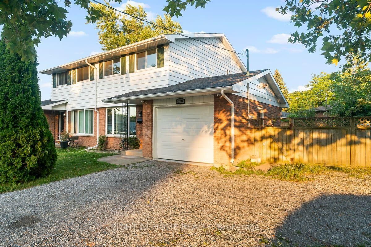 Property Photo: 620 Carlton Street ON L2M 6Z1