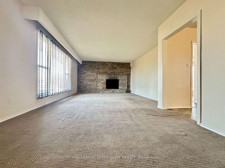Property Photo:  