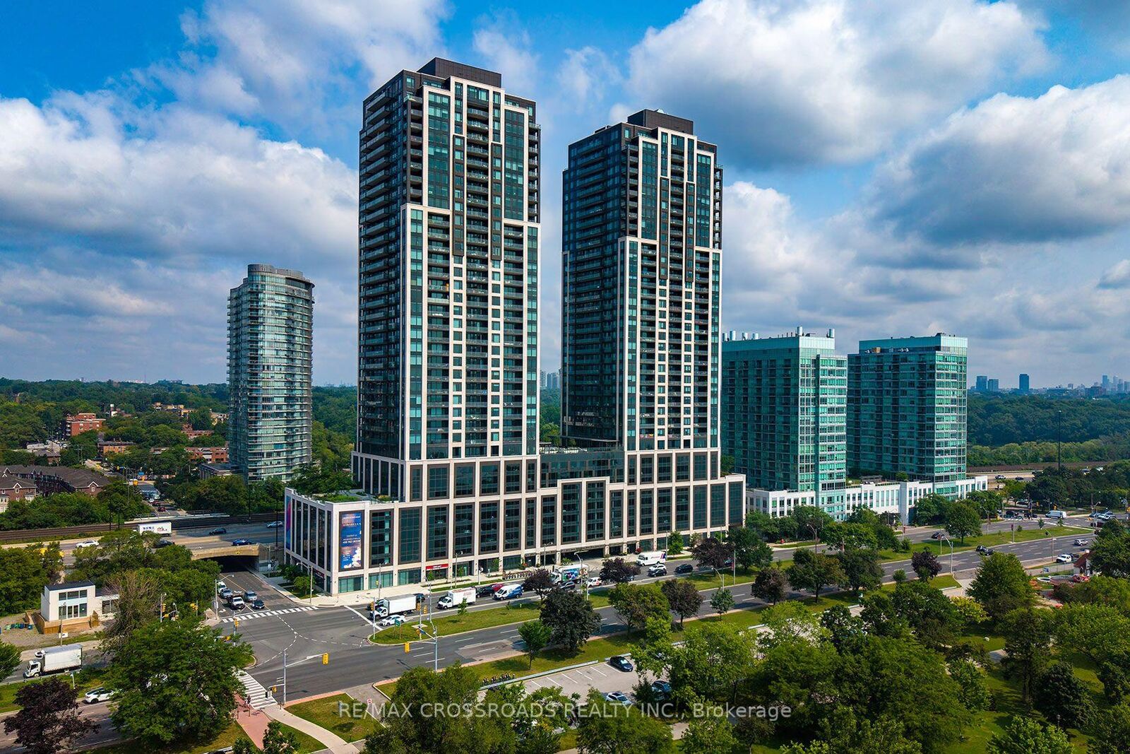 Property Photo: 1928 Lake Shore Boulevard 2109 ON M6S 0B1