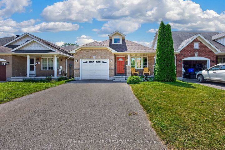 Property Photo:  563 Luple Avenue  ON L1K 0K9 