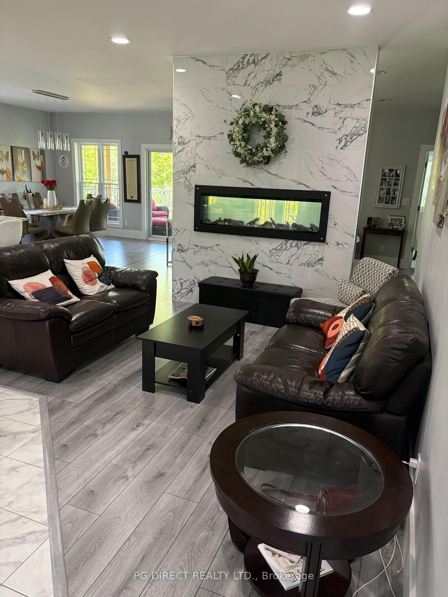 Property Photo: 16 Woodstream Drive W ON P1H 0B7