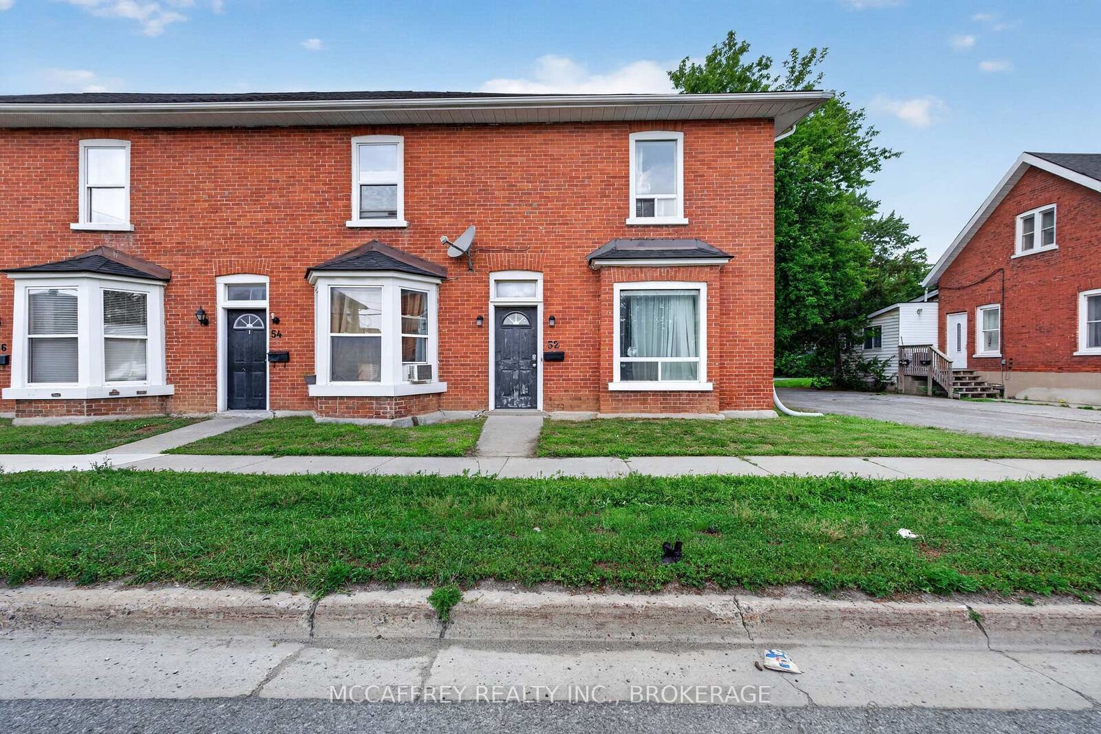 Property Photo: 52 Moira Street W ON K8P 1S3
