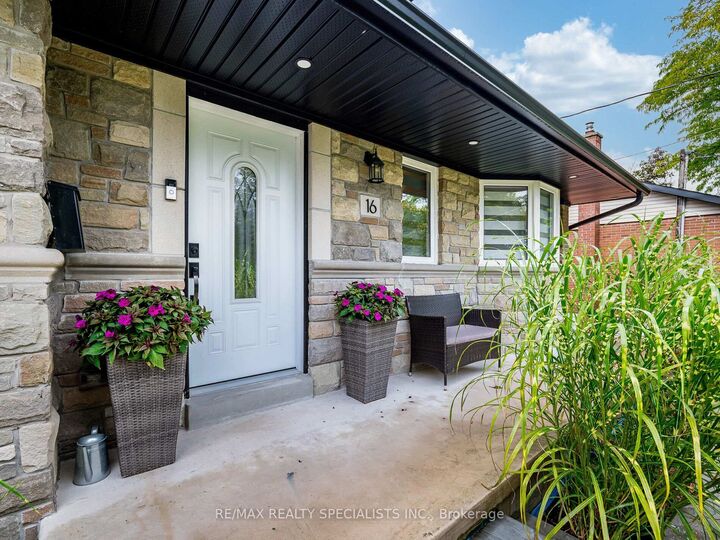 Property Photo:  16 Lesbury Avenue  ON L6W 3A3 