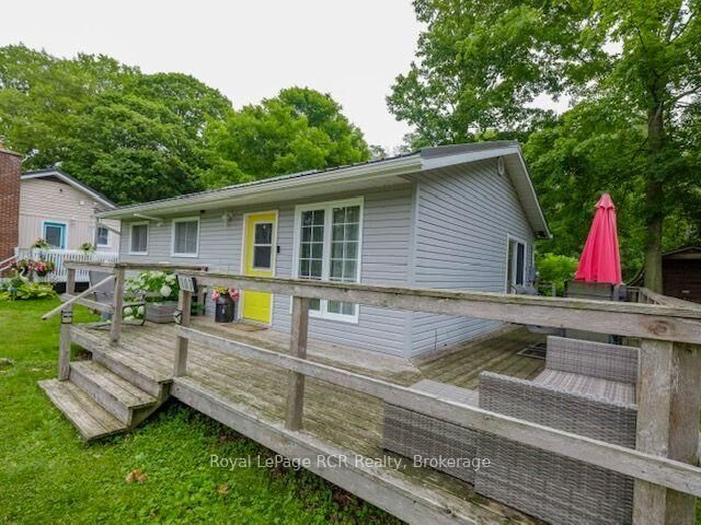 Property Photo: 107 Seneca Street ON N2Z 2X3
